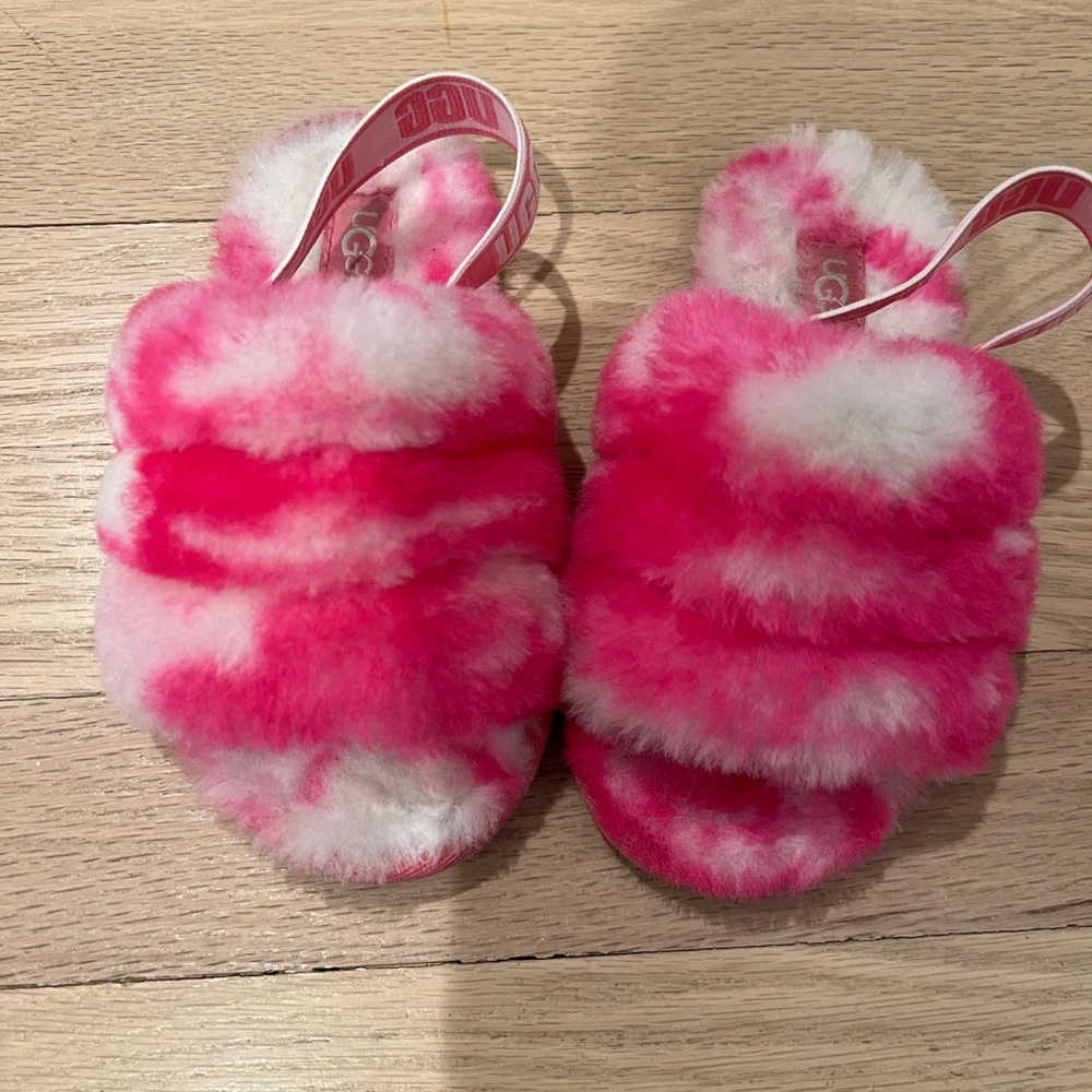 Toddler pink ugg slippers 10